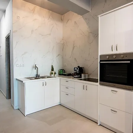Georgianna's With Private Pool , 'blank Suite'
