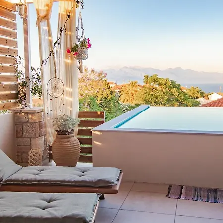 Georgianna's With Private Pool , 'blank Suite' *