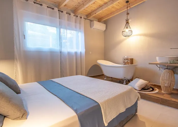 Ferienhaus Georgianna's With Private Pool , 'blank Suite' Charokopio