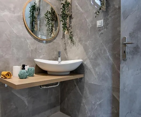 Ferienhaus Georgianna's With Private Pool , 'blank Suite' Charokopio