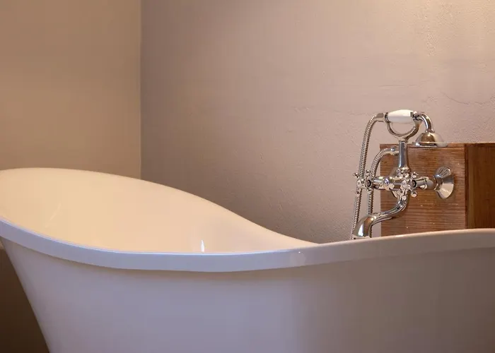 Georgianna's With Private Pool , 'blank Suite' Ferienhaus Charokopio